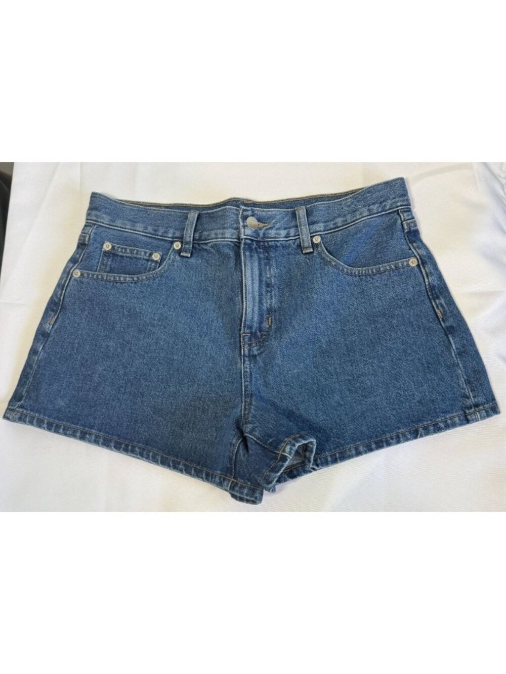 NWT J. Crew Womens 28 Jean Shorts Medium Wash Denim Mid Rise Casual Summer